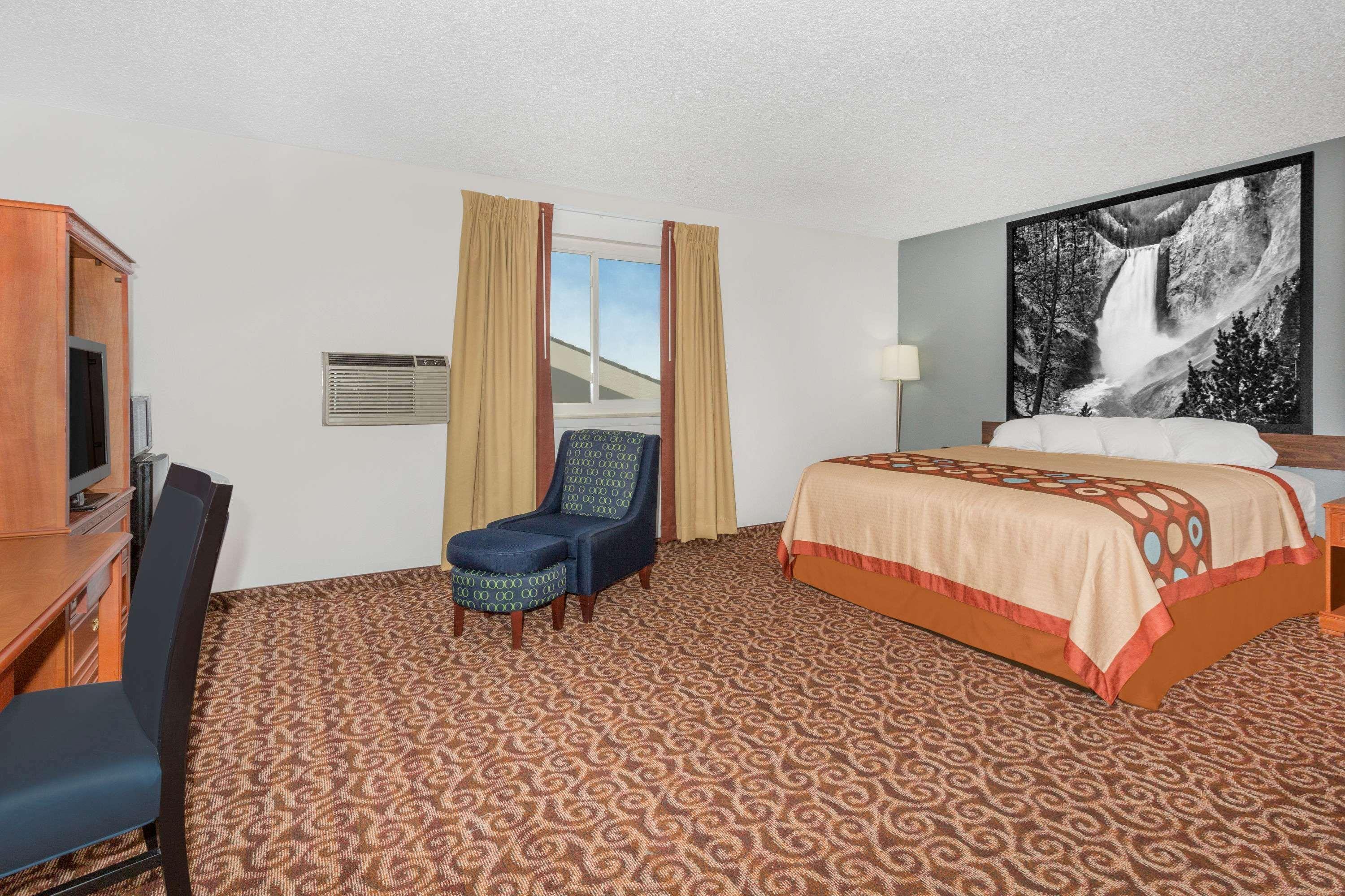 Super 8 by Wyndham Gillette Hotel Eksteriør billede