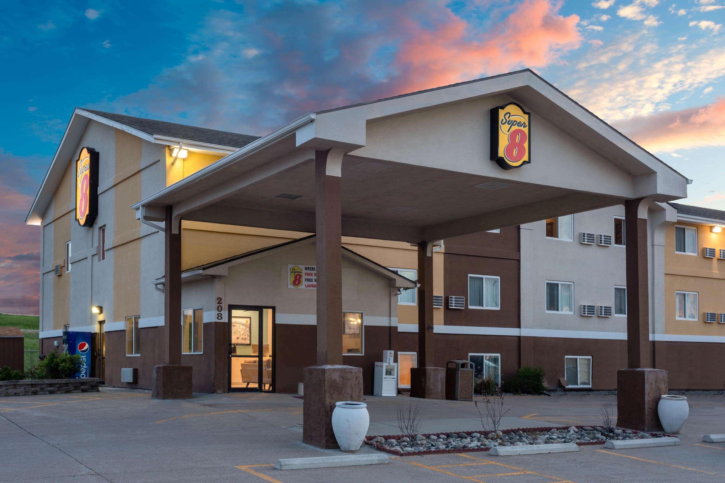 Super 8 by Wyndham Gillette Hotel Eksteriør billede